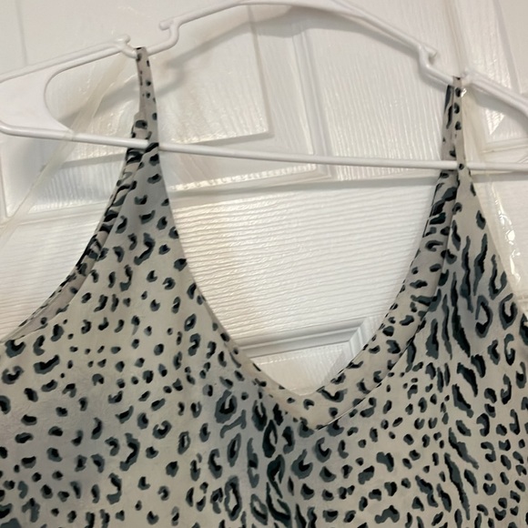 Shinestar Size XL Animal Print Top. Like new. - Picture 2 of 4